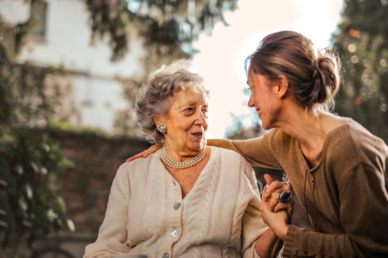 Nursing Home vs. In-Home Care: Which is the Best Option for Your Aging Parent 